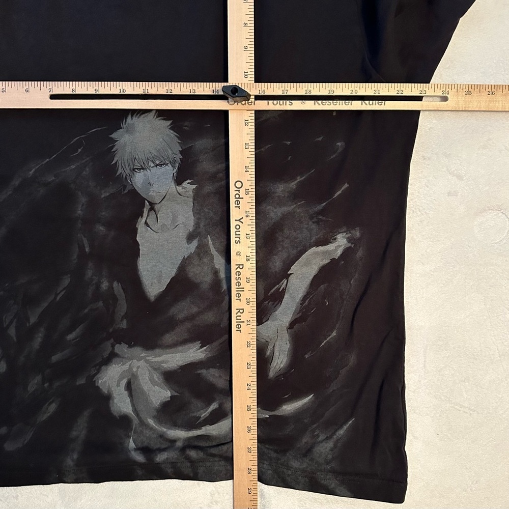 RARE Uniqlo x Bleach UT Archive Anime Ichigo Manga Graphic T-Shirt XL black tee - Picture 3 of 7